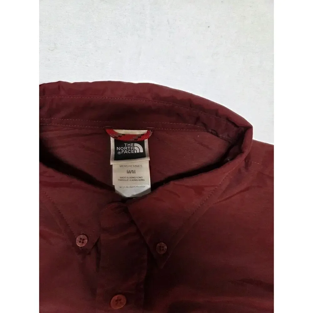 the north face long sleeve shirt Mens Button-Up Burgundy Size M Light Weight